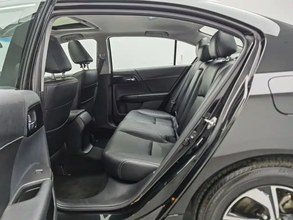 Honda Accord — миниатюра 15