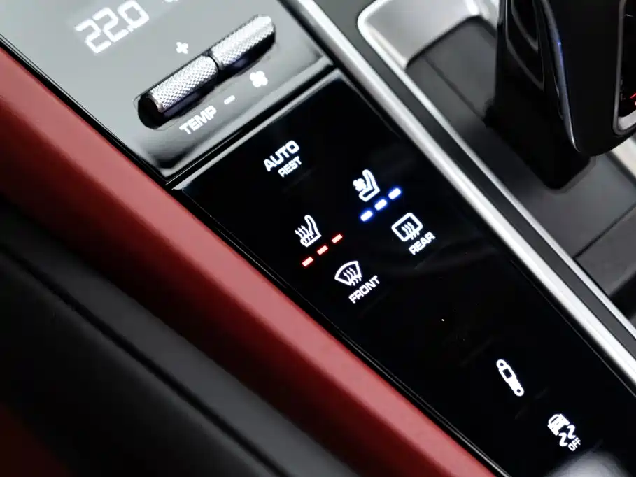 Porsche Cayenne — миниатюра 26