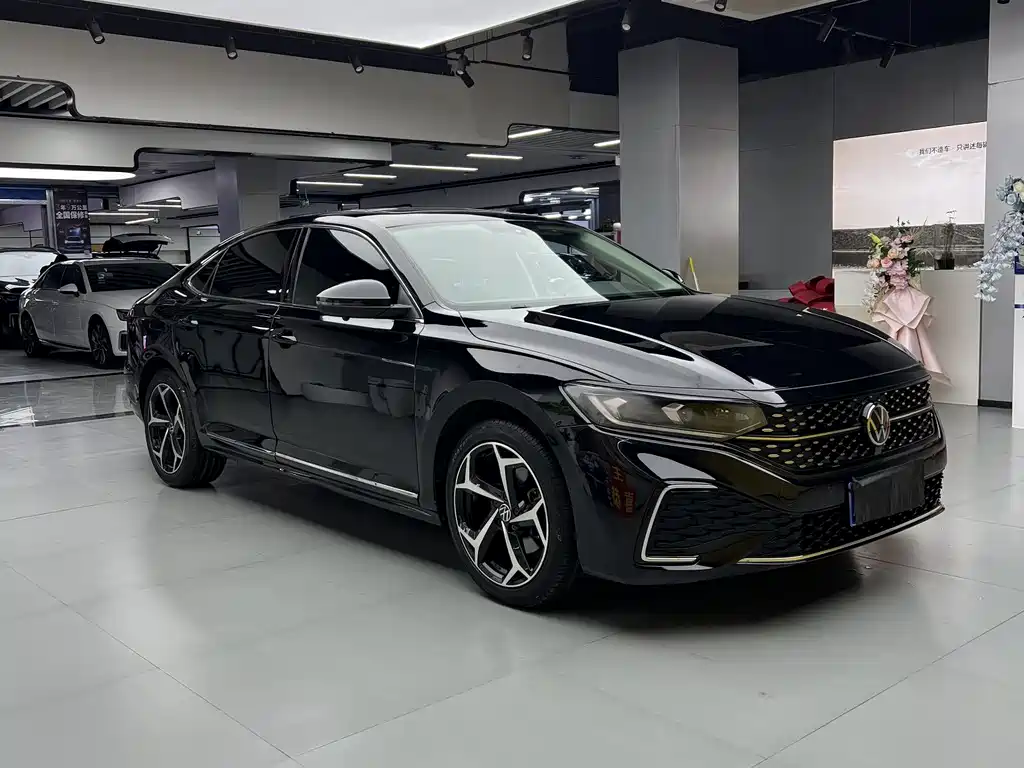 Volkswagen Passat 2025 Outstanding 380TSI Starry Dragon Edition