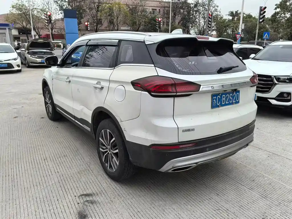 Geely Boyue - фото 6