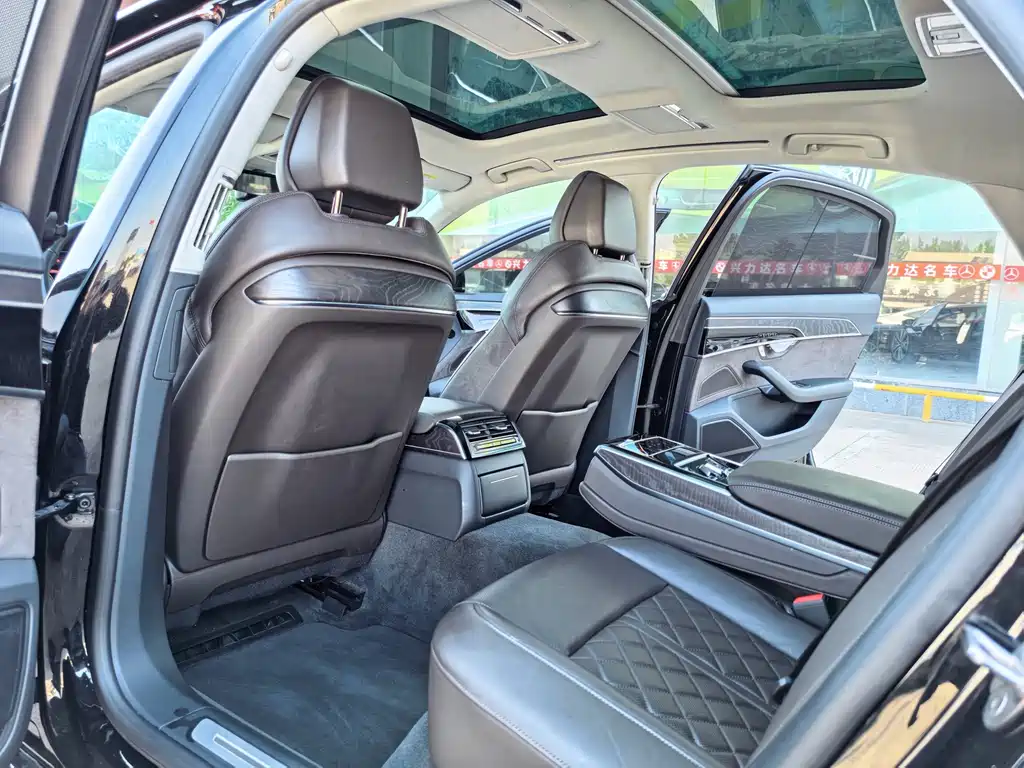 Audi A8 — миниатюра 7
