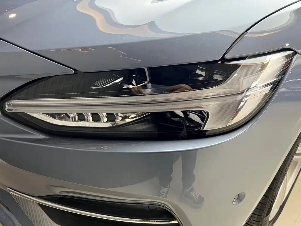 Volvo S90 — миниатюра 11