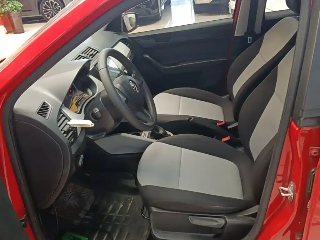 Skoda Fabia — миниатюра 15