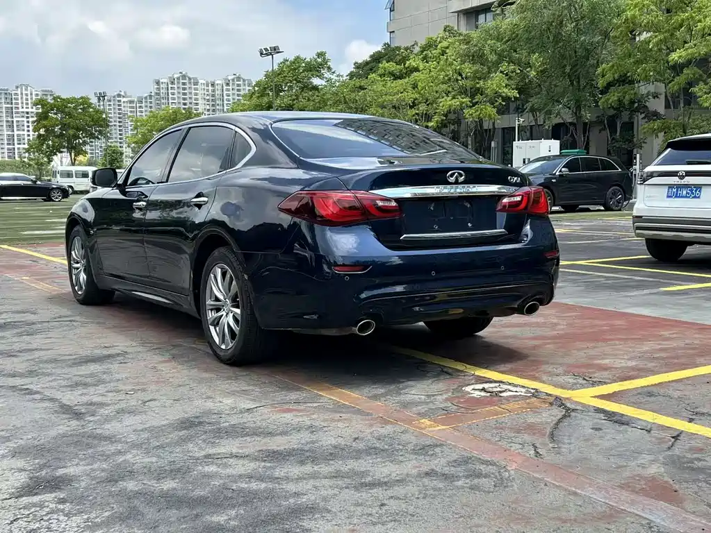 Infiniti Q70 — миниатюра 5