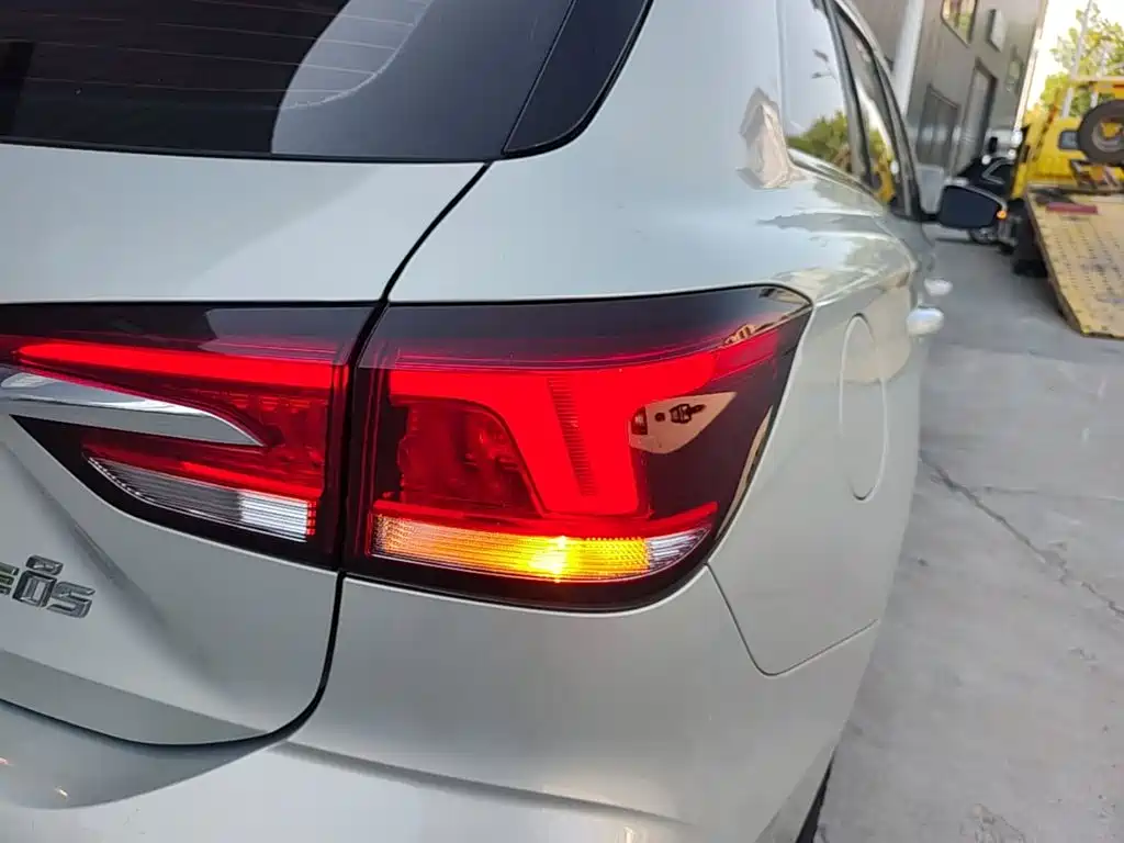 Roewe Ei5 — миниатюра 8