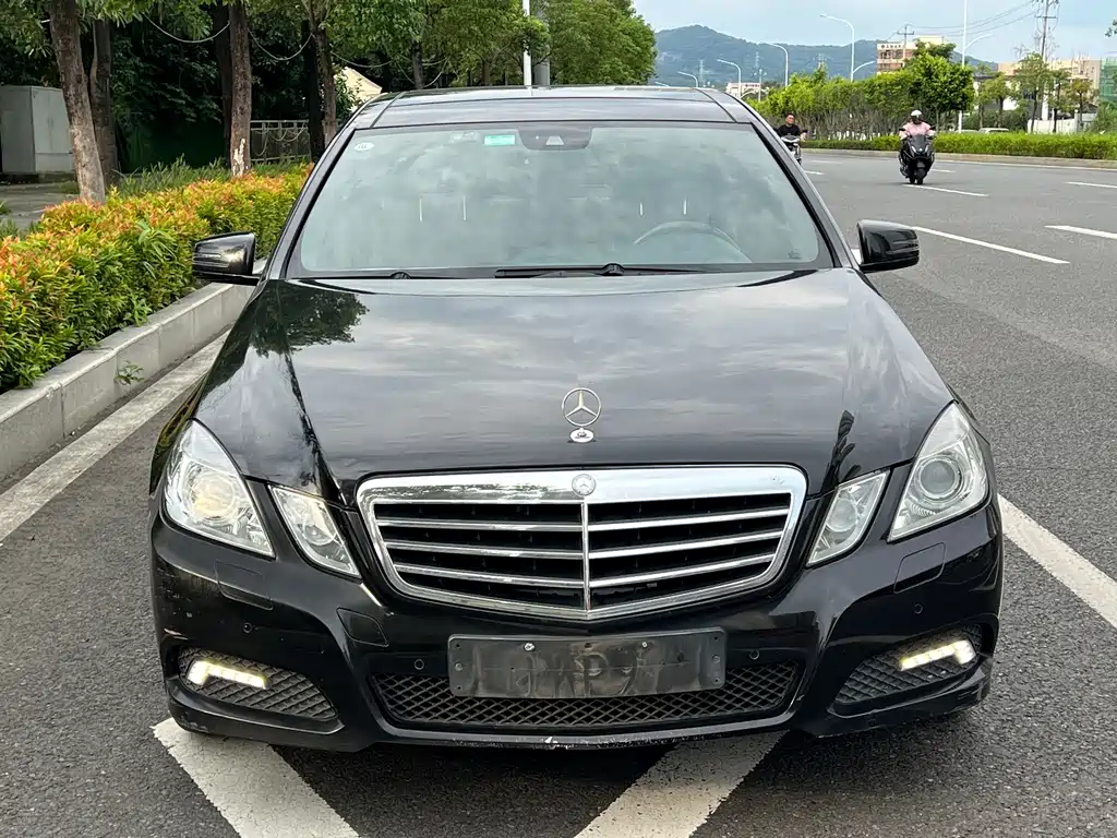 Mercedes-Benz E-Class — миниатюра 2