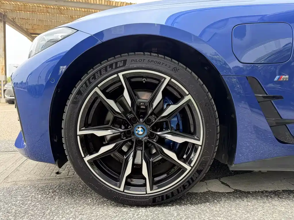 BMW BMW4 M — миниатюра 10
