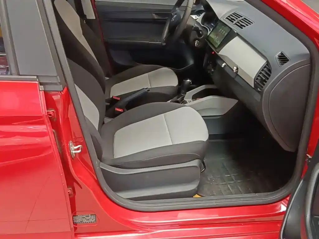 Skoda Fabia — миниатюра 25