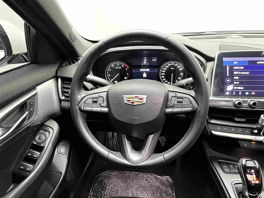 Cadillac CT5 — миниатюра 8