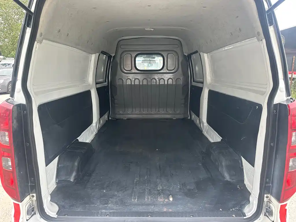 SRM XINYUAN GOLDEN SEA LION