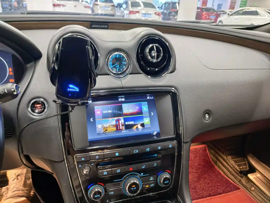 Jaguar XJ — миниатюра 12