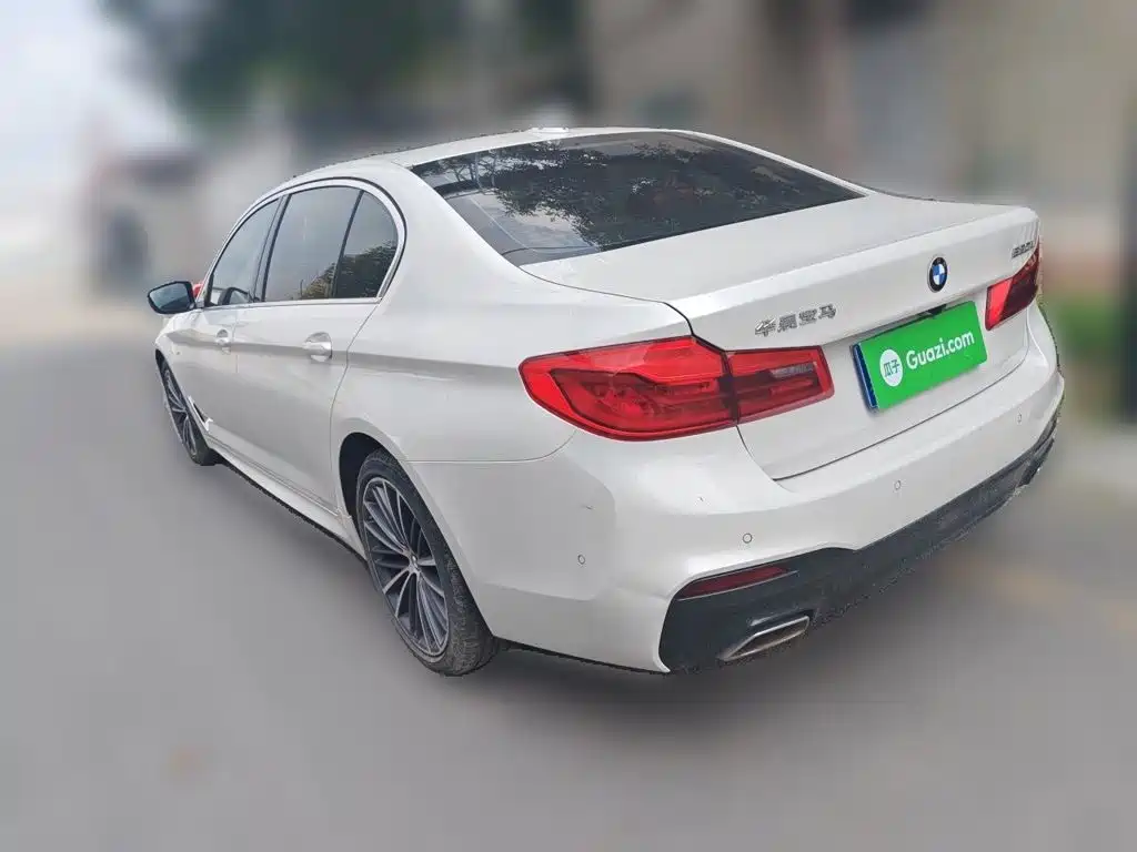BMW 5 Series — миниатюра 24