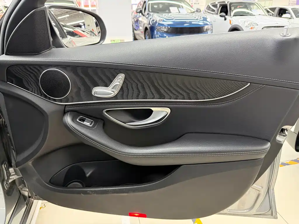 Mercedes-Benz C-Class — миниатюра 16
