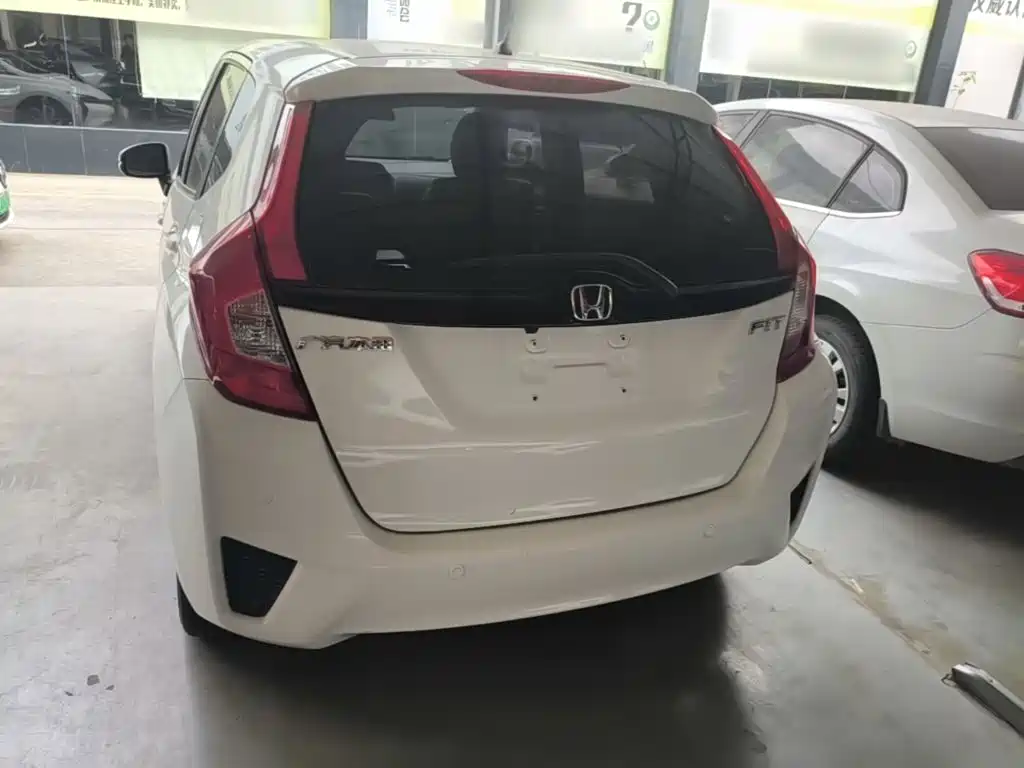 Honda Fit — миниатюра 6