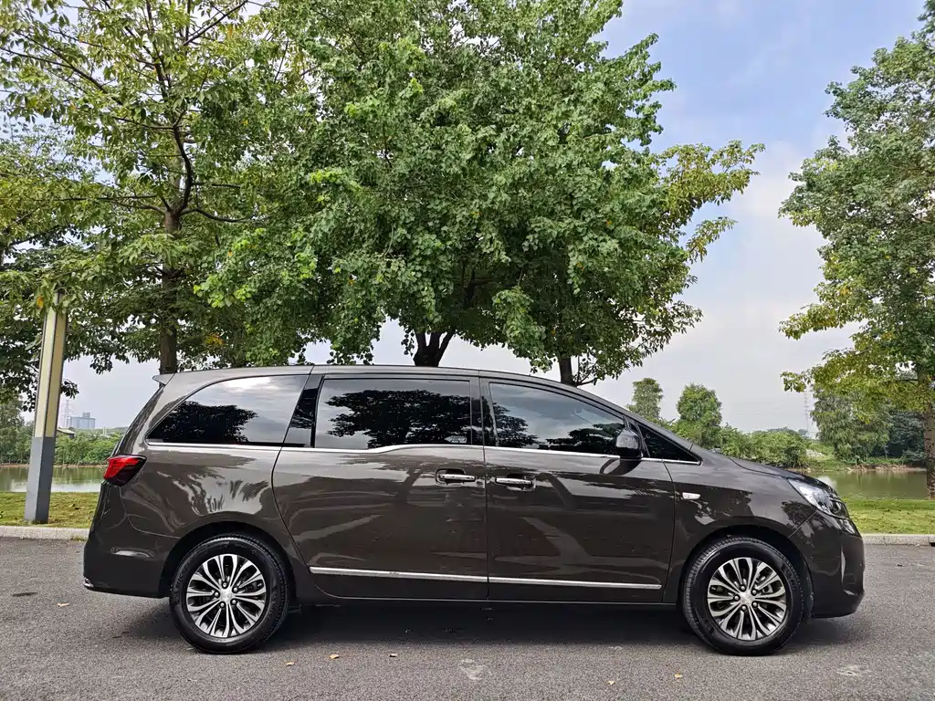 Buick GL8 — миниатюра 5