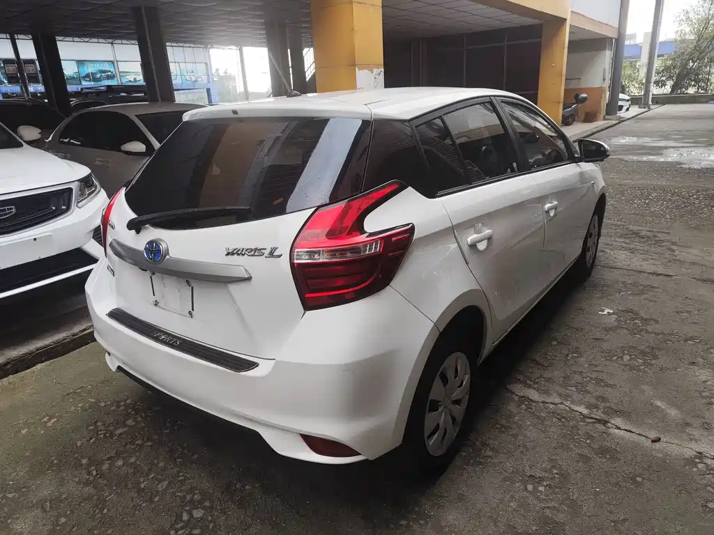 Toyota Yaris L — миниатюра 13
