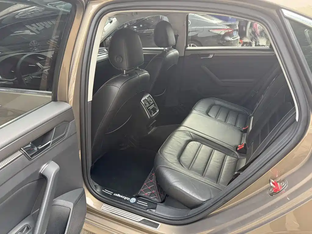 Volkswagen Passat — миниатюра 7
