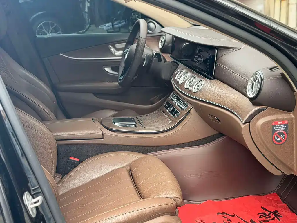 Mercedes-Benz E-Class — миниатюра 7
