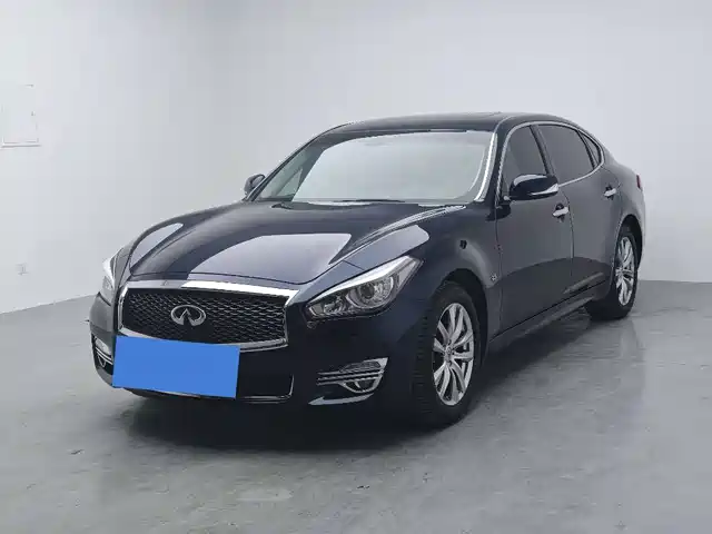 INFINITI Q70 2018