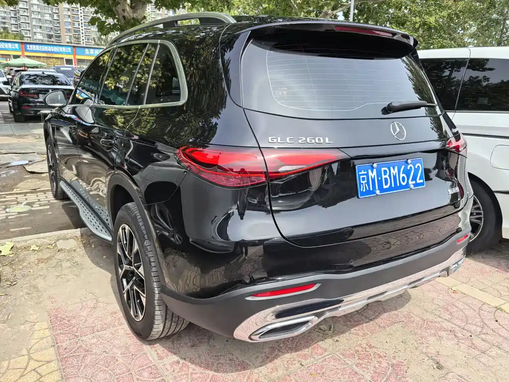 MERCEDES-BENZ GLC