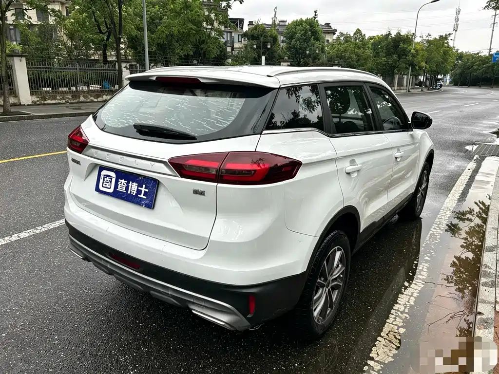Geely Boyue — миниатюра 8