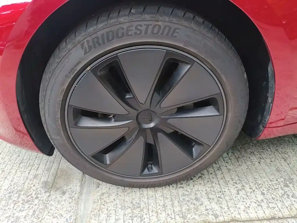 Tesla Model 3 — миниатюра 23