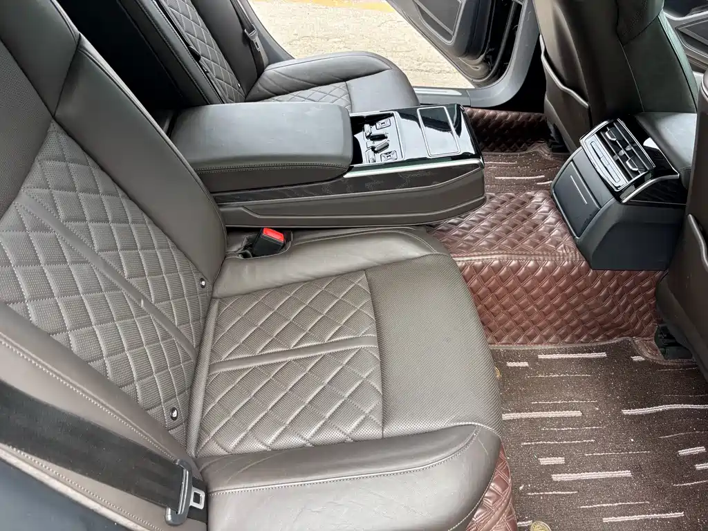 Audi A8 — миниатюра 8