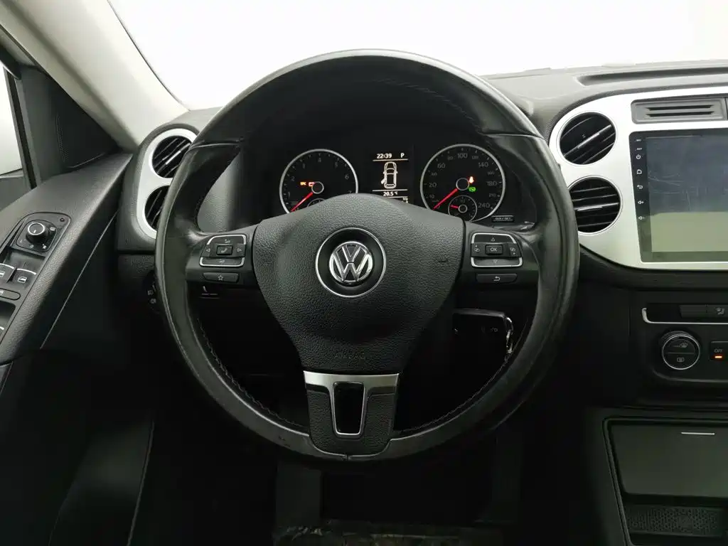 Volkswagen Tiguan — миниатюра 11