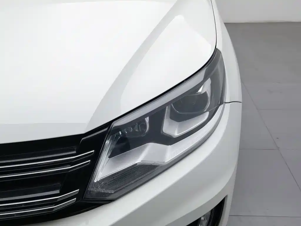 Volkswagen Tiguan — миниатюра 7