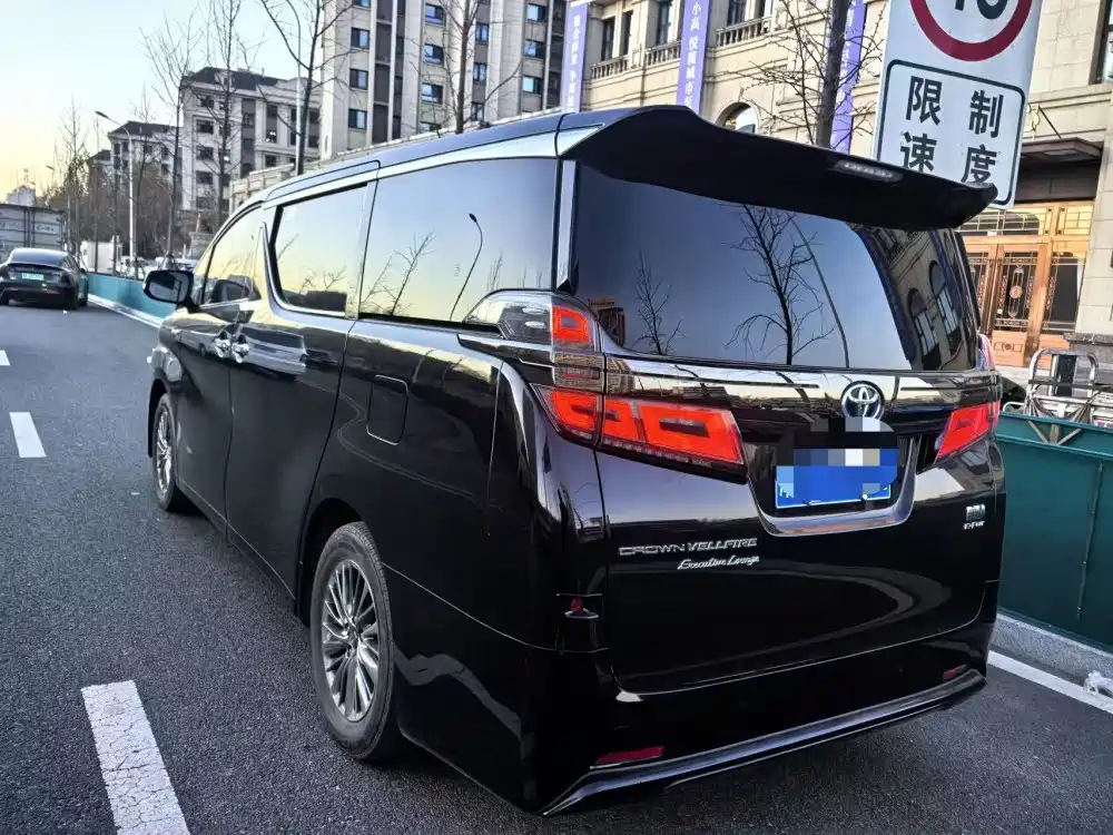 Toyota Vellfire — миниатюра 7
