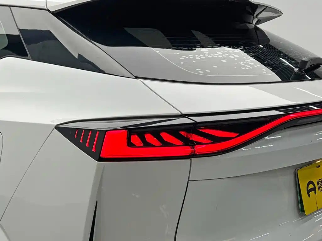 Changan UNI-Z New Energy — миниатюра 12
