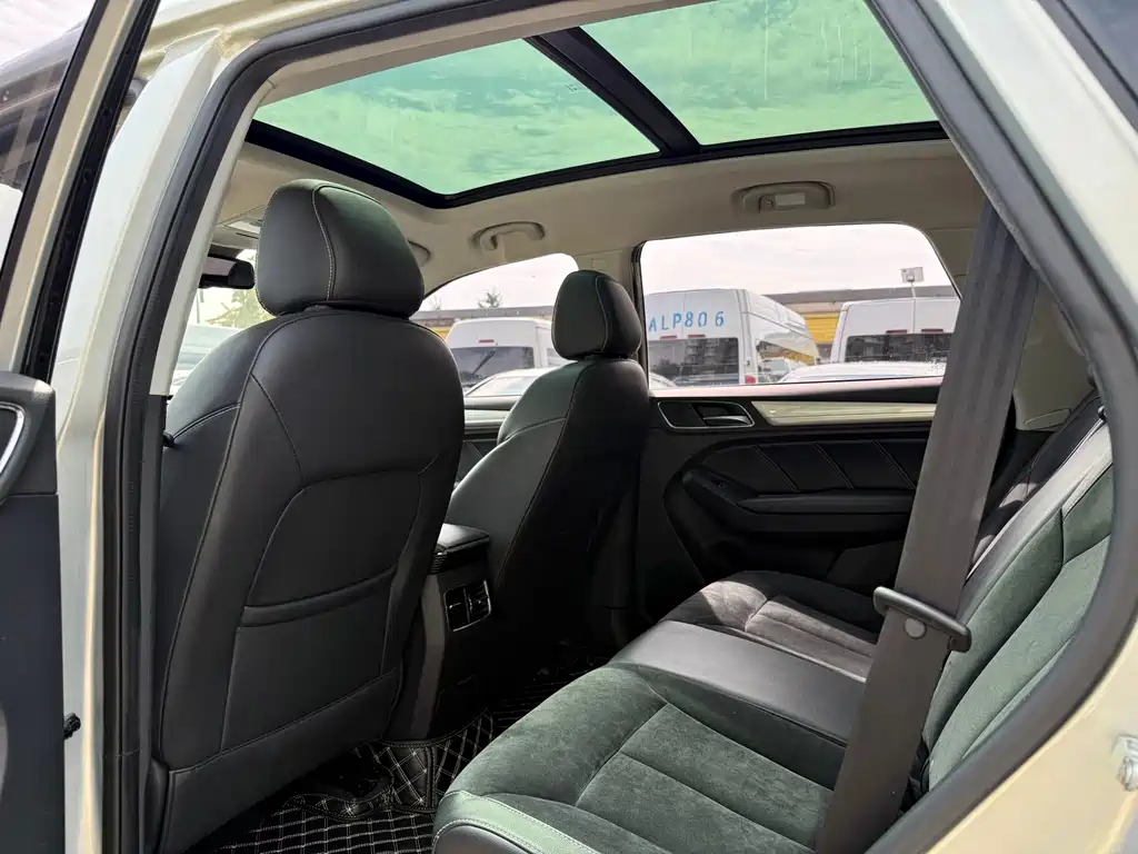 Roewe RX5 New Energy — миниатюра 16