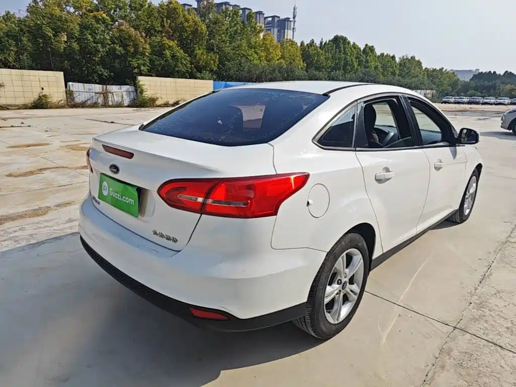 Ford Focus — миниатюра 7