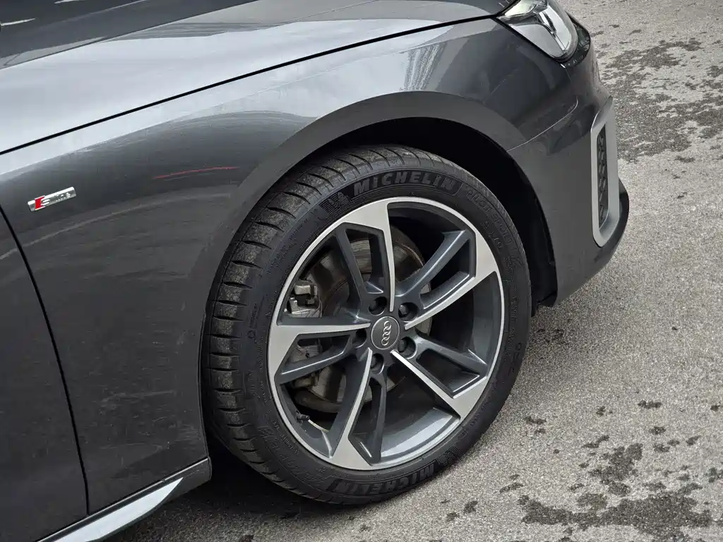 Audi A4L — миниатюра 8