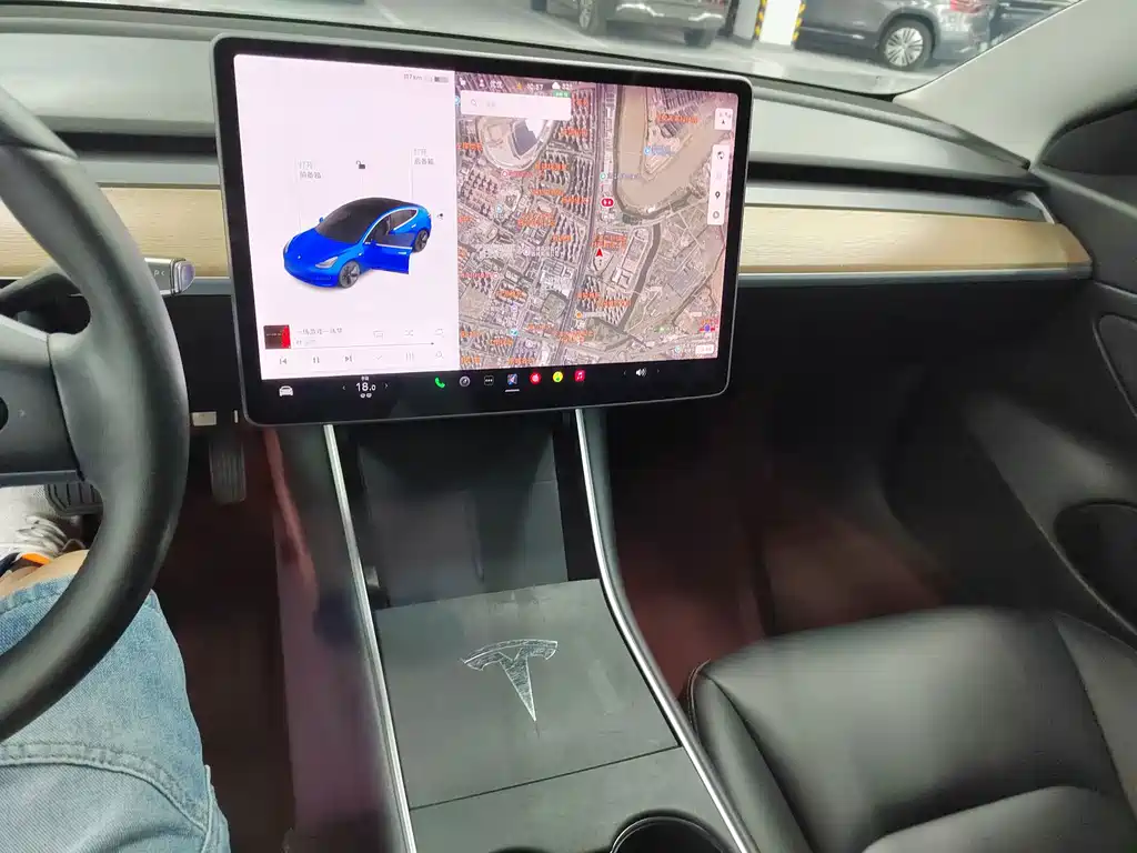Tesla Model 3 — миниатюра 6