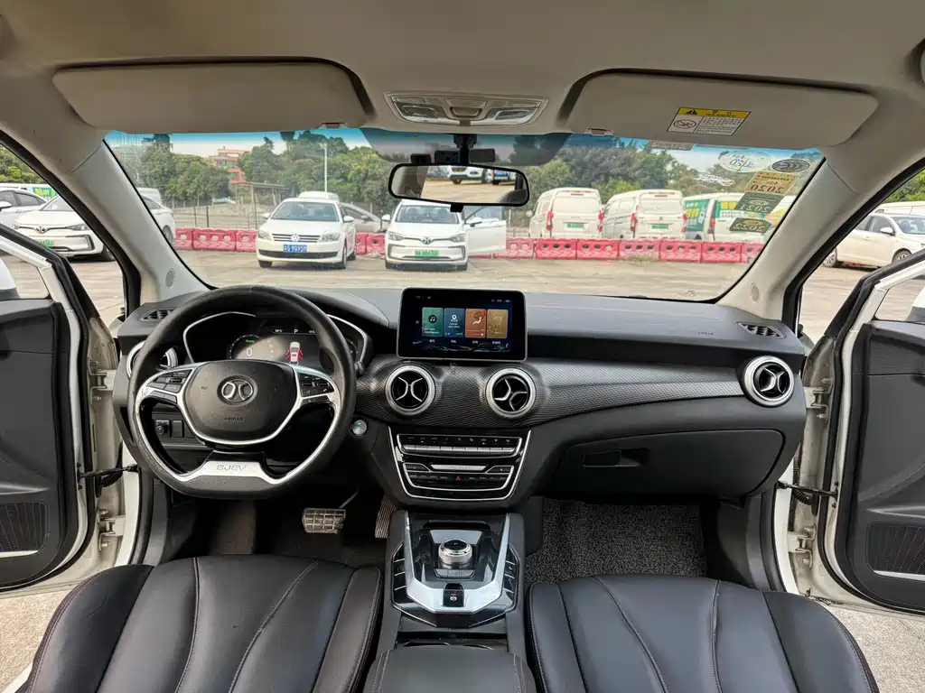 BAIC EU5 — миниатюра 6