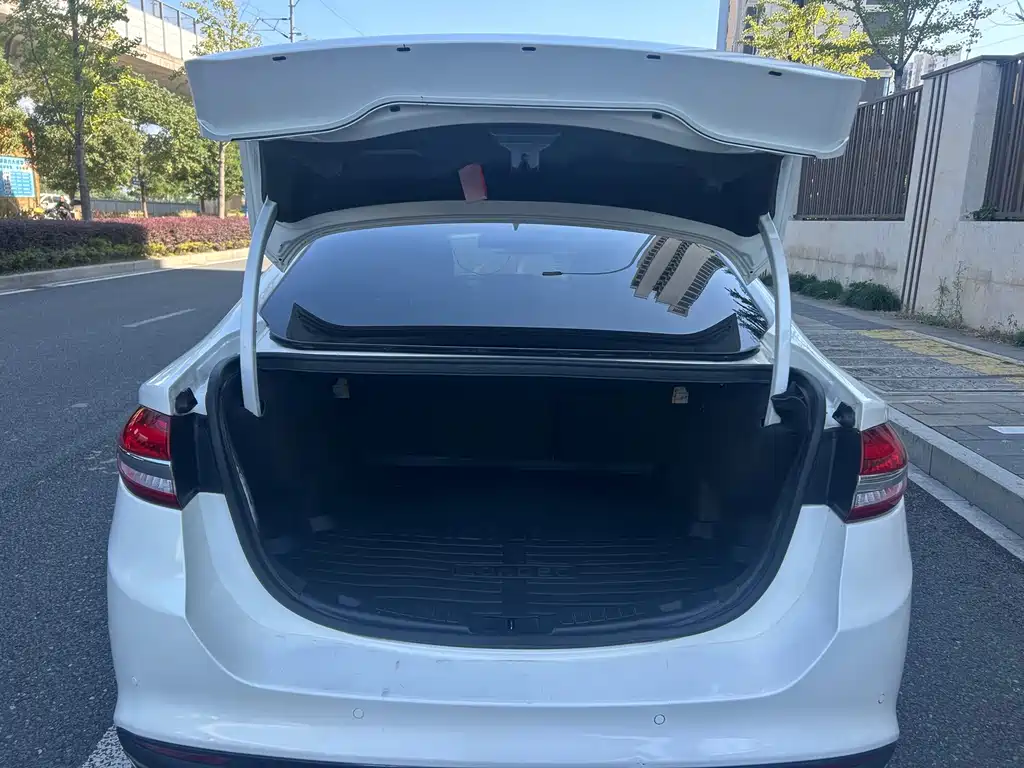 Ford Mondeo — миниатюра 17