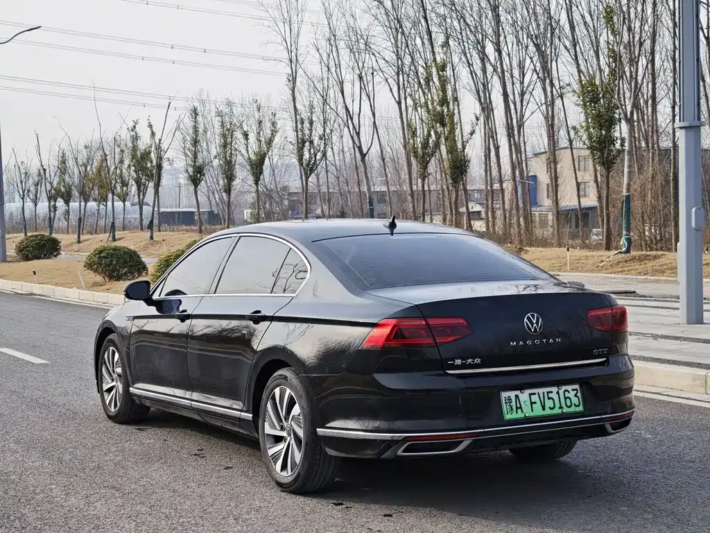 VOLKSWAGEN MAGOTAN GTE PLUG IN HYBRID