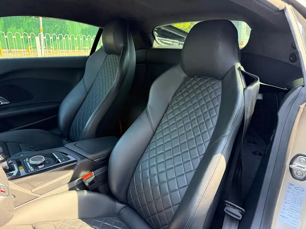 Audi R8 — миниатюра 7