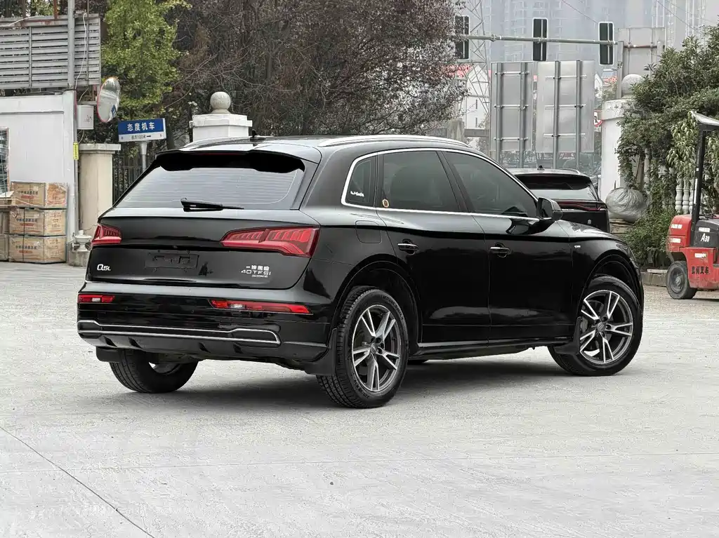 Audi Q5L — миниатюра 9