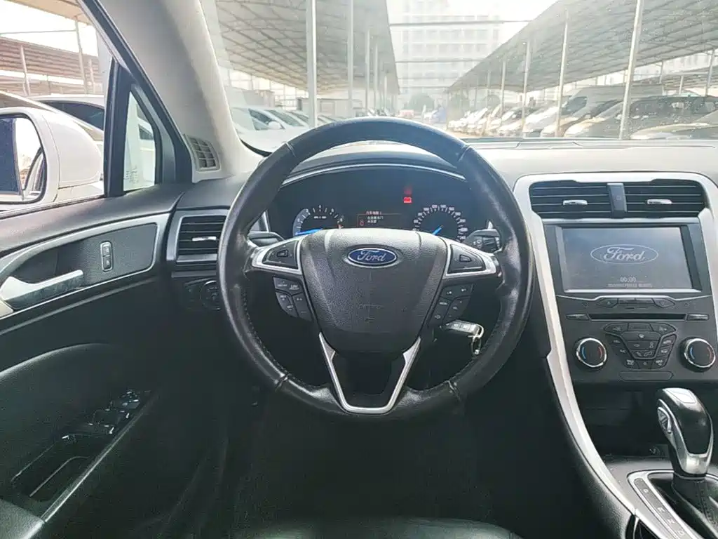 Ford Mondeo — миниатюра 11