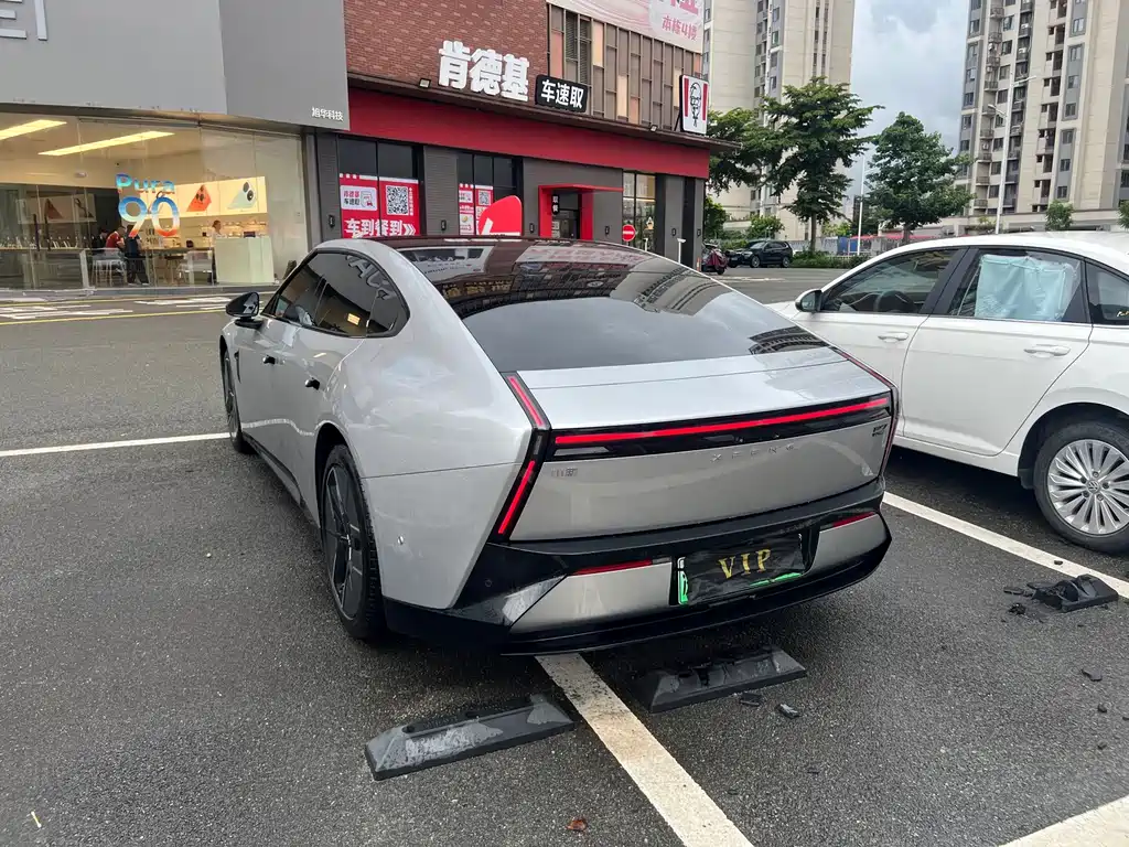 XPeng P7 — миниатюра 7