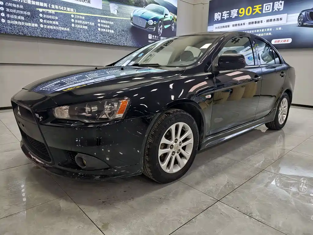 Mitsubishi Lancer EX 2013