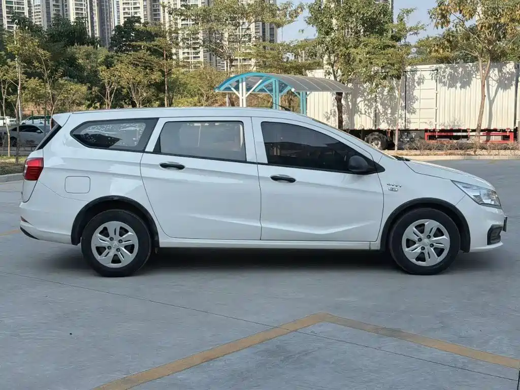 Baojun 310W — миниатюра 8