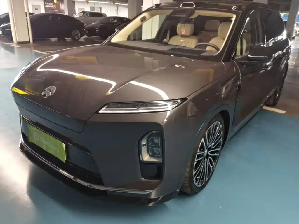 NIO ES8