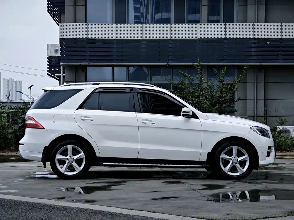 Mercedes-Benz M-Class — миниатюра 8