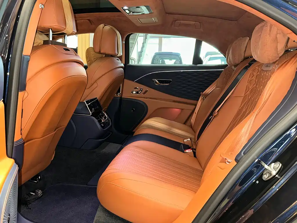 Bentley Flying Spur — миниатюра 6