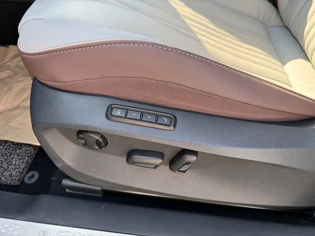 Volkswagen ID.6 X — миниатюра 17