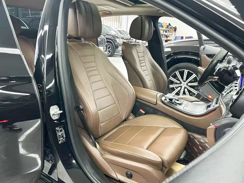 Mercedes-Benz E-Class — миниатюра 16