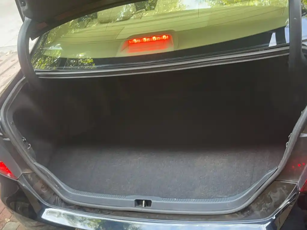 Toyota Camry — миниатюра 19